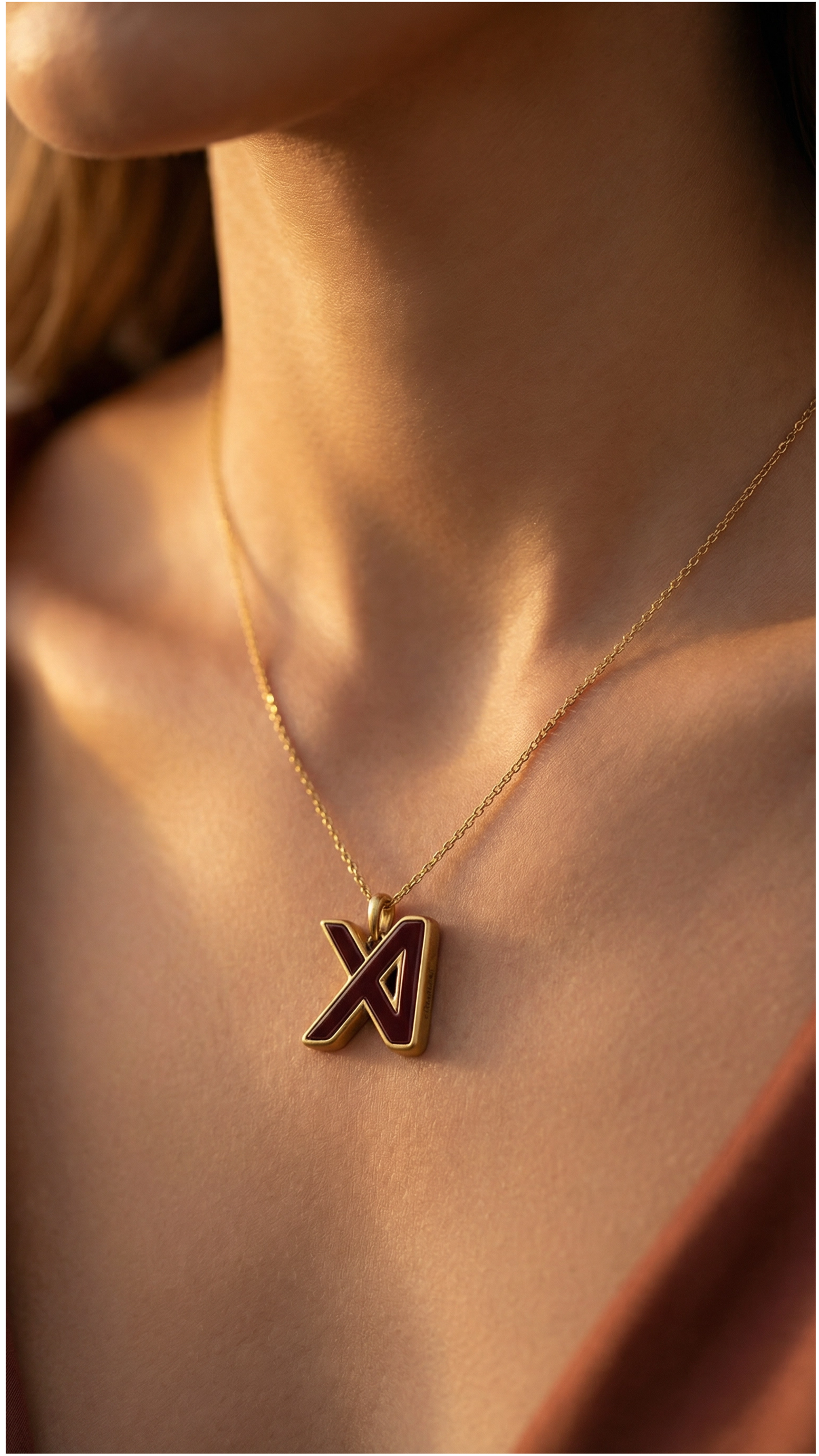 pingente com o simbolo viva